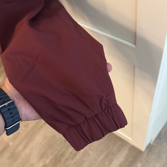 The North Face Regal Red Hooded Jacket - Picture 4 of 7